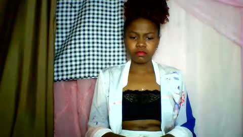 Snapshot of lara_belle chatting on 06-01-26, 08:32 lara_belle online show from 06-01-26, 08:32