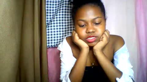 Snapshot of lara_belle chatting on 06-06-26, 04:23 lara_belle online show from 06-06-26, 04:23