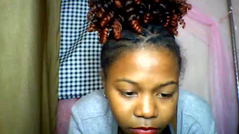 Snapshot of lara_belle chatting on 06-10-26, 04:50 lara_belle online show from 06-10-26, 04:50
