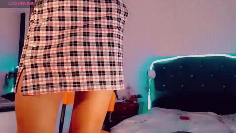 Snapshot of lara_brunette chatting on 12-04-24, 12:03 Lara Brunette  online show from 12-04-24, 12:03