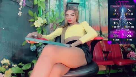 Snapshot of lara_brunette chatting on 12-06-24, 05:33 Lara Brunette  online show from 12-06-24, 05:33