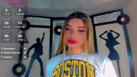 Snapshot of lara_brunette chatting on 03-06-25, 11:31 Lara Brunette  online show from 03-06-25, 11:31