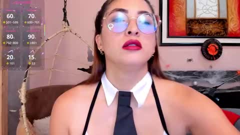      700  200   online show from 10-30-25, 07:58