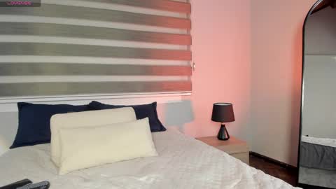 lara_reynolds_ online show from 04-18-26, 08:20