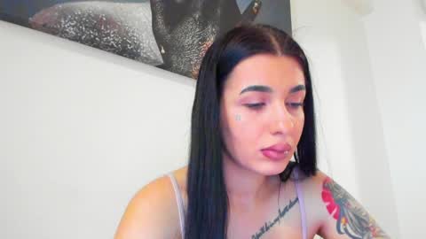 Snapshot of lara_squirtx chatting on 01-29-25, 06:54 Lara online show from 01-29-25, 06:54