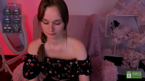 Snapshot of lara_vest chatting on 09-15-25, 09:37 Lara online show from 09-15-25, 09:37