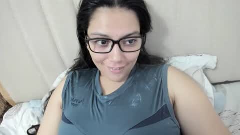 lara online show from 09-24-25, 03:21