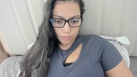 lara online show from 11-26-25, 12:28