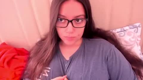 Snapshot of laracamille chatting on 04-24-26, 02:52 lara online show from 04-24-26, 02:52