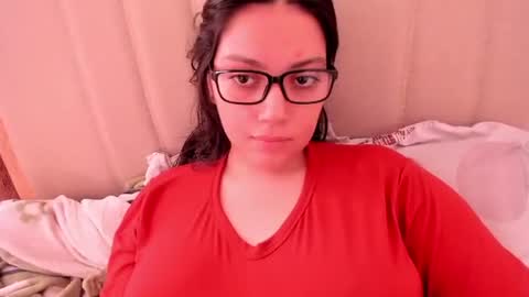 Snapshot of laracamille chatting on 05-09-26, 02:44 lara online show from 05-09-26, 02:44