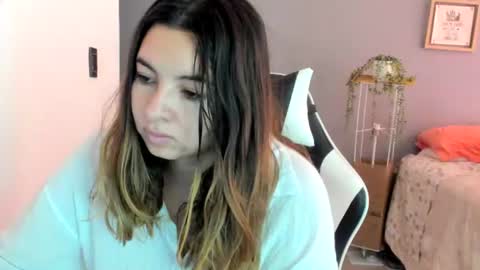 Lara online show from 06-14-26, 02:30