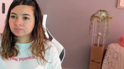 Lara online show from 06-15-26, 04:31
