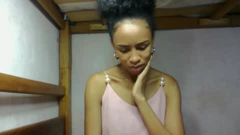 larah98 online show from 02-11-26, 06:29