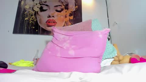 REINA  online show from 01-05-26, 05:27