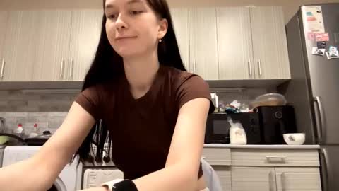 lara online show from 03-15-26, 09:32