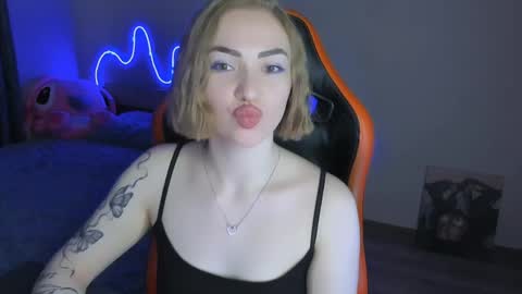 Snapshot of larakrein_lk chatting on 05-04-26, 03:52 LaraKrein lk online show from 05-04-26, 03:52