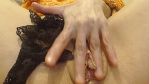 Snapshot of laralhotr chatting on 12-31-24, 01:30 laralhotr online show from 12-31-24, 01:30