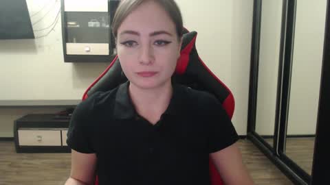 Laralianna online show from 01-12-25, 10:33