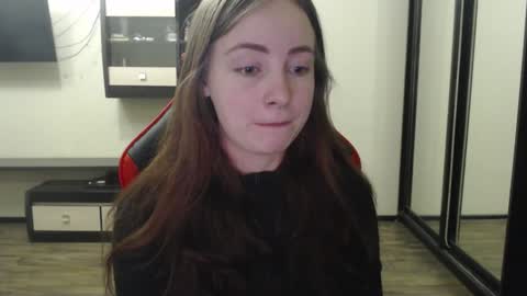 Laralianna online show from 02-06-25, 09:17