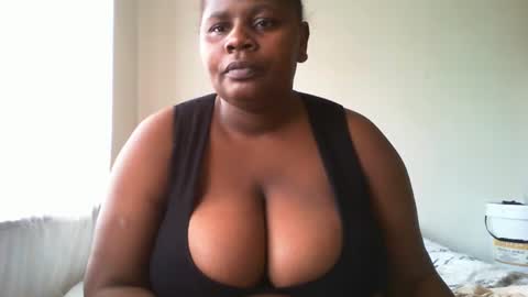 Snapshot of laralovex chatting on 12-02-24, 12:40 laralovex online show from 12-02-24, 12:40