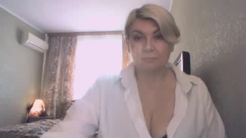laramrs online show from 05-17-26, 03:30