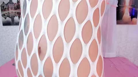 Lara Murphy online show from 10-25-25, 03:03