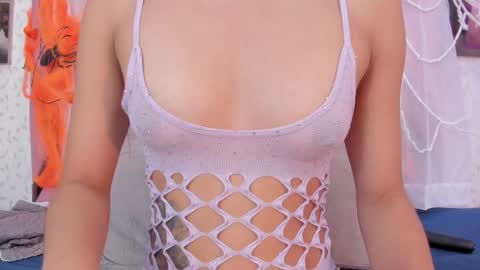 Lara Murphy online show from 10-26-25, 02:39