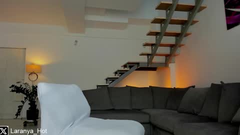 Lara online show from 03-26-26, 09:37