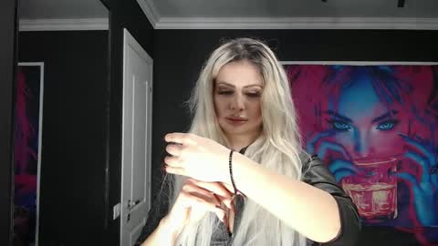 laras_moans online show from 01-14-26, 09:48