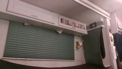 Snapshot of largen3 chatting on 05-19-26, 06:09 VinnyMacNDelilah online show from 05-19-26, 06:09