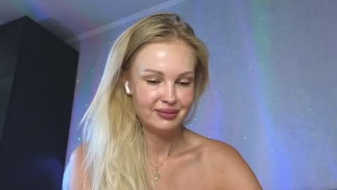LarineGMT7  UTC6  online show from 07-11-26, 05:21