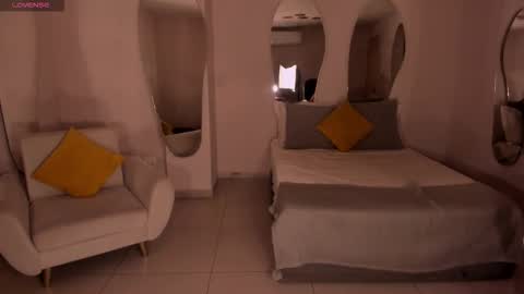 Larisa Smirnov online show from 11-15-25, 04:21