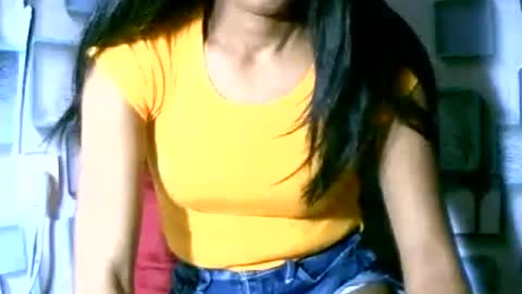 Snapshot of larra27 chatting on 06-16-26, 10:51 Malala online show from 06-16-26, 10:51