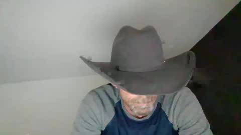 larry77733217 online show from 01-31-25, 07:51