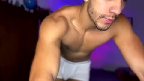 Snapshot of larry_jones chatting on 12-18-24, 01:23 andrew online show from 12-18-24, 01:23