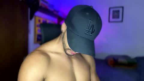 Snapshot of larry_jones chatting on 12-18-24, 04:28 andrew online show from 12-18-24, 04:28