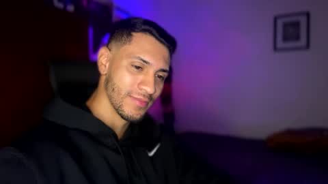 Snapshot of larry_jones chatting on 12-19-24, 04:02 andrew online show from 12-19-24, 04:02