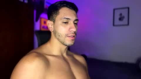 Snapshot of larry_jones chatting on 01-04-25, 02:56 andrew online show from 01-04-25, 02:56