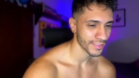 Snapshot of larry_jones chatting on 01-10-25, 05:24 andrew online show from 01-10-25, 05:24