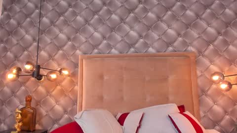 Snapshot of larry_jones chatting on 01-13-25, 04:19 andrew online show from 01-13-25, 04:19