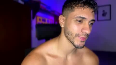 Snapshot of larry_jones chatting on 01-28-25, 05:24 andrew online show from 01-28-25, 05:24