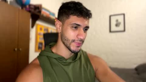 Snapshot of larry_jones chatting on 02-02-25, 05:48 andrew online show from 02-02-25, 05:48