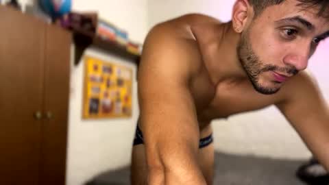 Snapshot of larry_jones chatting on 02-03-25, 01:09 andrew online show from 02-03-25, 01:09