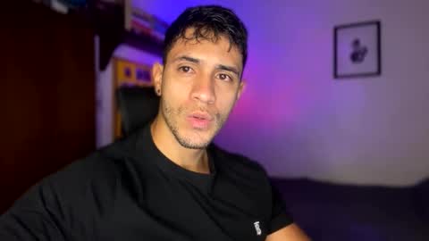 Snapshot of larry_jones chatting on 03-08-25, 03:13 andrew online show from 03-08-25, 03:13