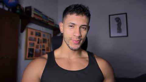 Snapshot of larry_jones chatting on 09-20-25, 03:13 andrew online show from 09-20-25, 03:13