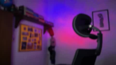 Snapshot of larry_jones chatting on 09-28-25, 01:05 andrew online show from 09-28-25, 01:05