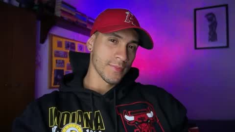 Snapshot of larry_jones chatting on 10-10-25, 11:37 andrew online show from 10-10-25, 11:37