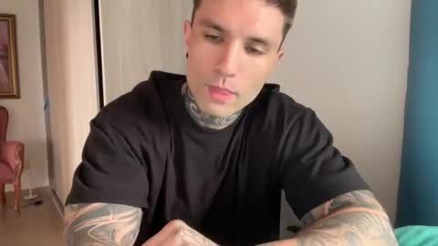 Snapshot of larsskeet chatting on 05-17-26, 04:58 larsskeet online show from 05-17-26, 04:58