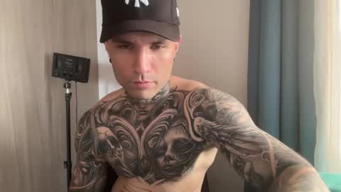 Snapshot of larsskeet chatting on 05-21-26, 06:59 larsskeet online show from 05-21-26, 06:59