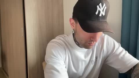 Snapshot of larsskeet chatting on 06-09-26, 05:57 larsskeet online show from 06-09-26, 05:57